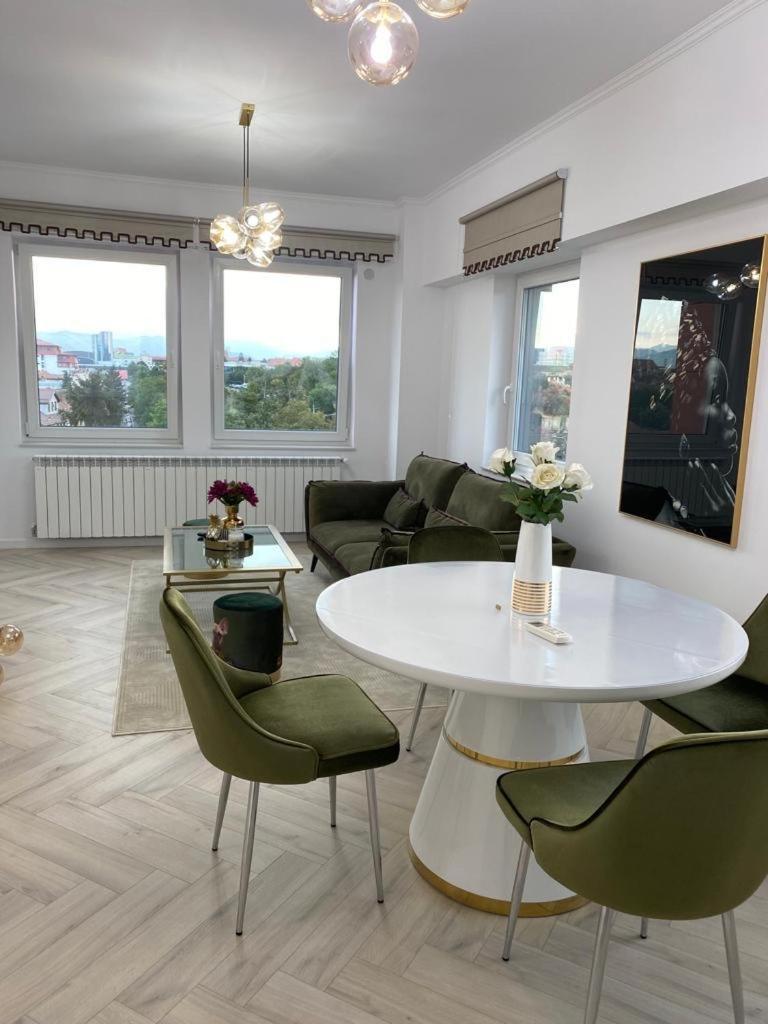 Elite Apartment Sibiu Buitenkant foto
